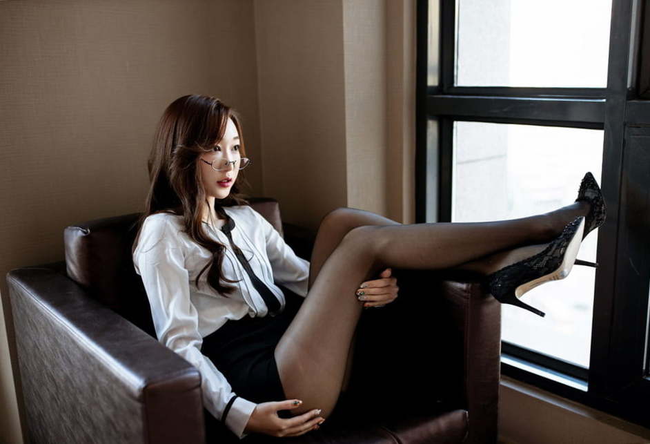 Slender korean prostitute is posing fully undressed