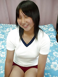 Charming japanese girlfriend seems exposed
